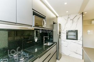 Image 9 - 881635