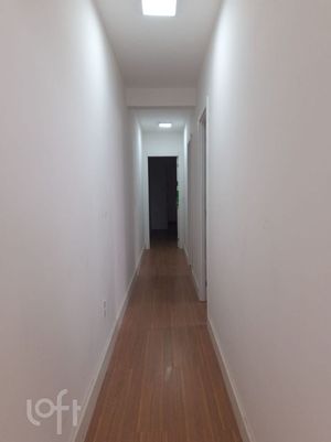 Image 11 - 881637