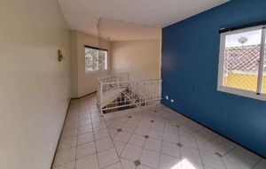 Image 6 - 881657
