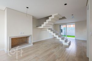 Image 1 - 881660