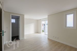 Image 12 - 881660