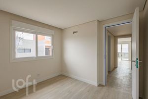Image 19 - 881660