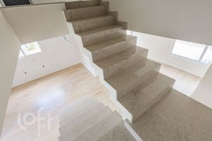 Image 8 - 881660