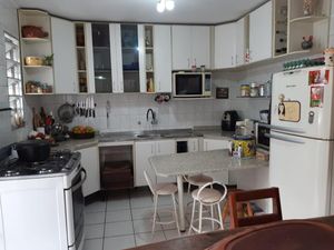 Image 5 - 881661
