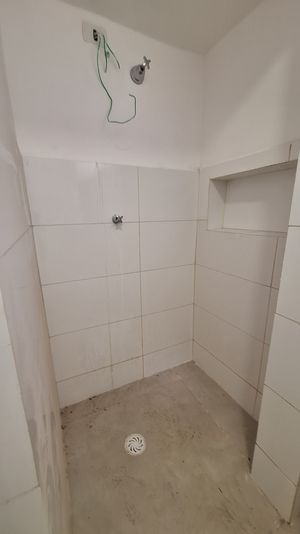 Image 12 - 881662