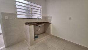 Image 9 - 881662