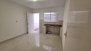 Image 15 - 881662