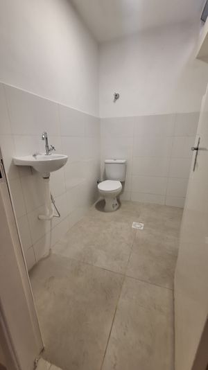 Image 11 - 881662