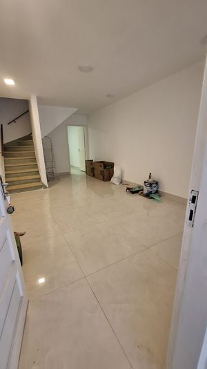 Image 18 - 881662