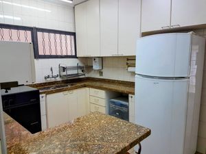 Image 10 - 881665