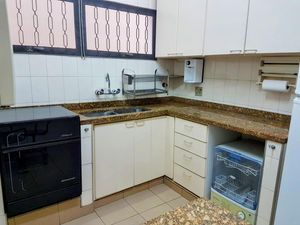 Image 9 - 881665