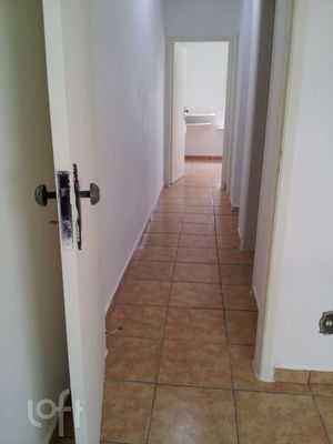 Image 11 - 881668