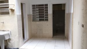 Image 19 - 881668
