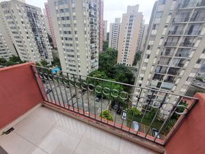 Image 16 - 881669