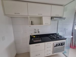 Image 10 - 881669