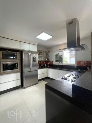 Image 6 - 881673