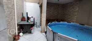 Image 13 - 881674