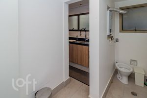 Image 36 - 881675