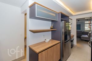 Image 30 - 881675