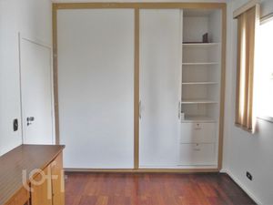 Image 10 - 881678
