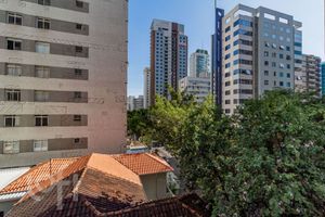 Image 16 - 881678