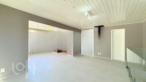 Image 23 - 881680