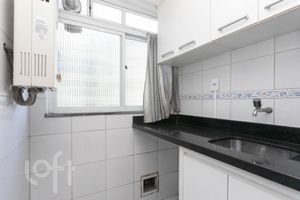 Image 22 - 881681