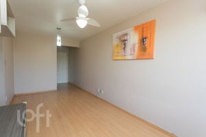 Image 3 - 881681