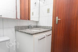 Image 11 - 881681