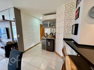 Image 6 - 881683