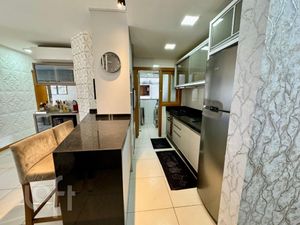 Image 8 - 881683