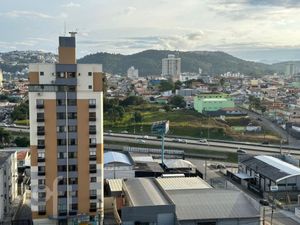 Image 9 - 881689