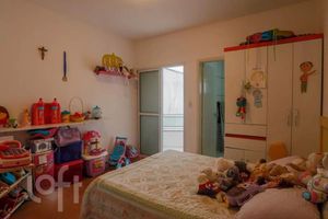 Image 4 - 881690