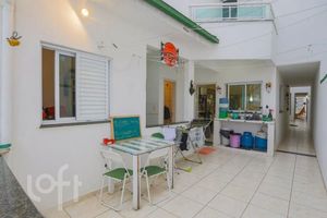 Image 3 - 881690