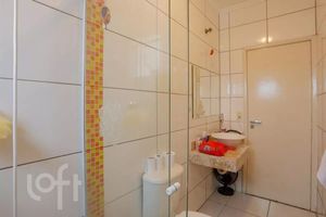 Image 9 - 881690
