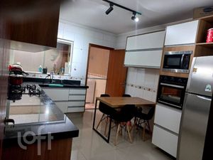 Image 10 - 881692