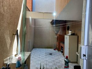 Image 35 - 881692