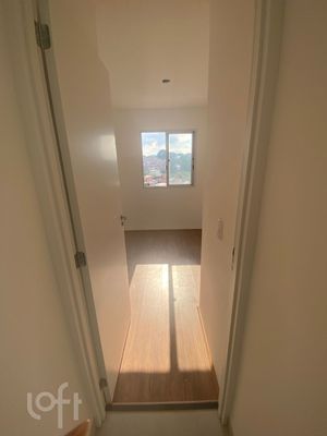 Image 6 - 881695