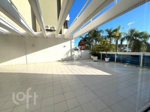 Image 32 - 881698