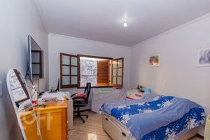 Image 10 - 881699