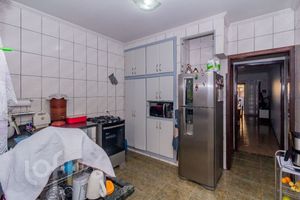 Image 5 - 881699