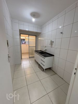 Image 1 - 881702