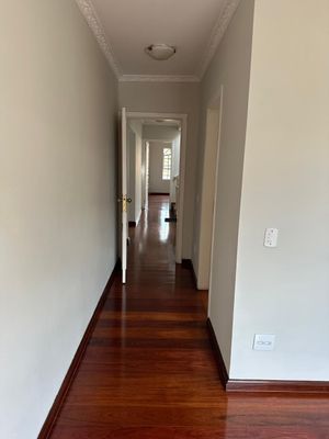 Image 33 - 881703