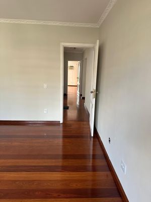 Image 30 - 881703