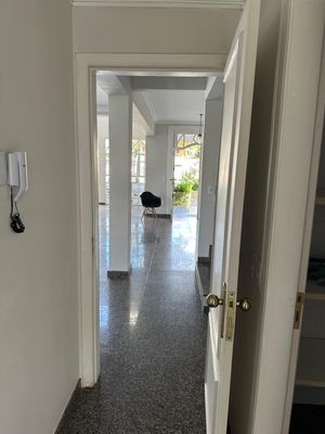 Image 17 - 881703