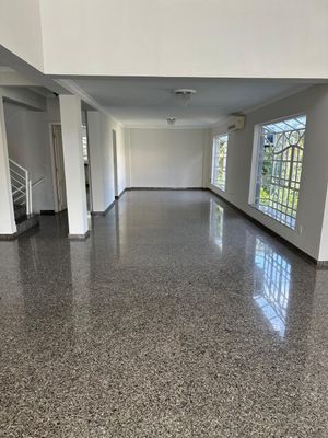 Image 9 - 881703