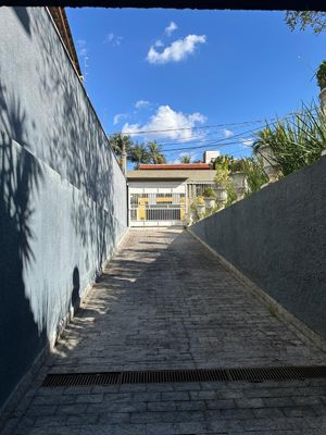 Image 63 - 881703