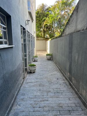 Image 67 - 881703
