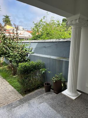 Image 3 - 881703