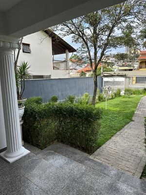 Image 5 - 881703
